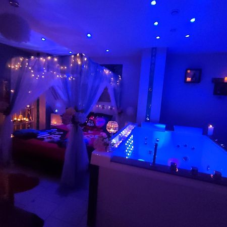 Loft avec Baignoire SPA LÉcrin Romantique Ochancourt Exterior foto