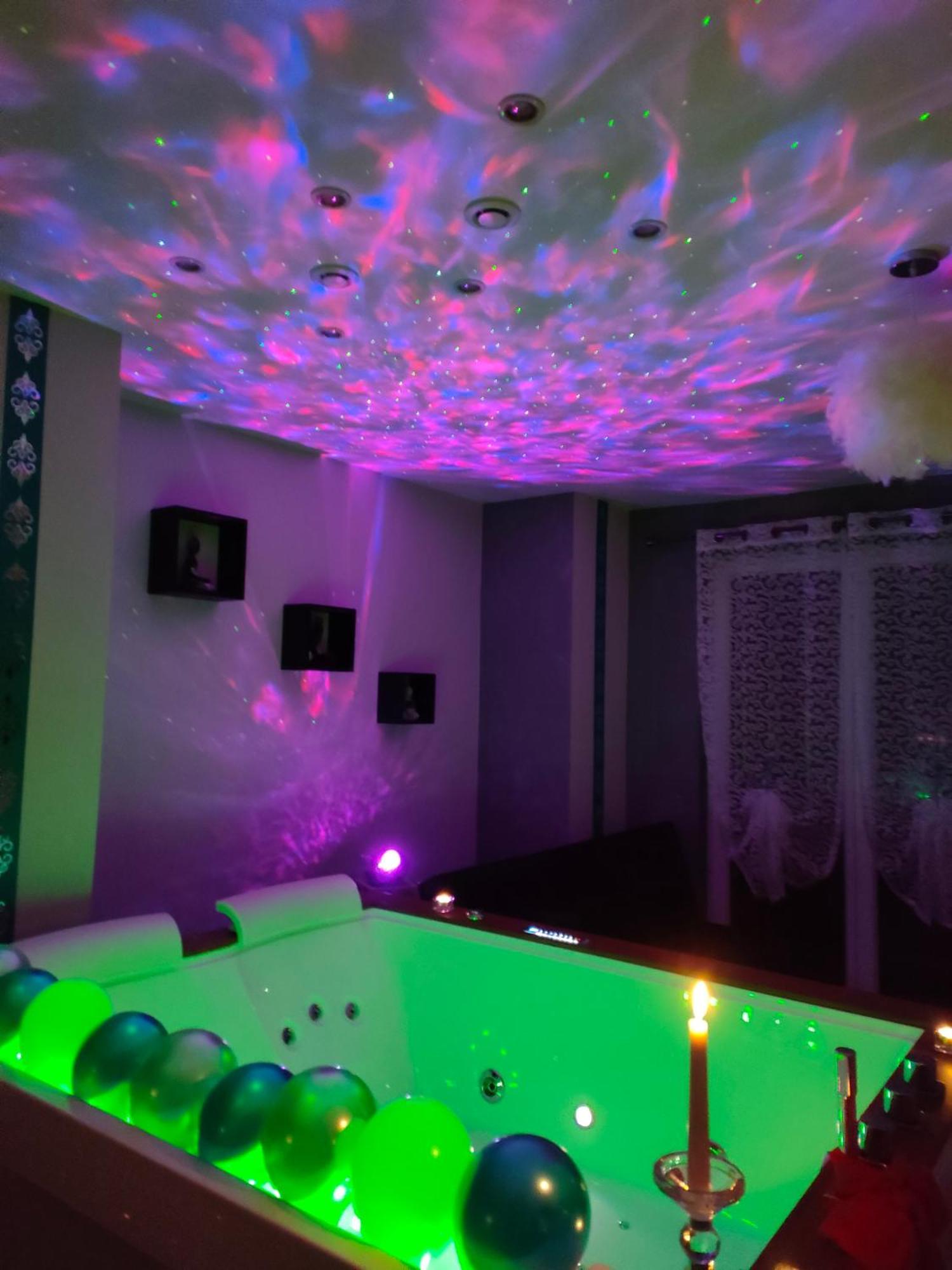 Loft avec Baignoire SPA LÉcrin Romantique Ochancourt Habitación foto